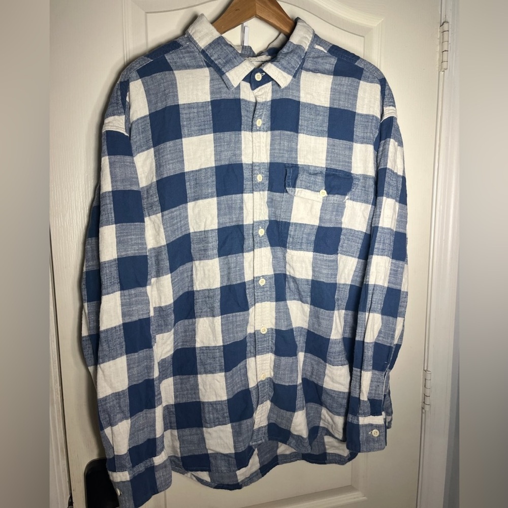 American Eagle Outfitters‎ Blue and Cream Plaid Men's Shirt